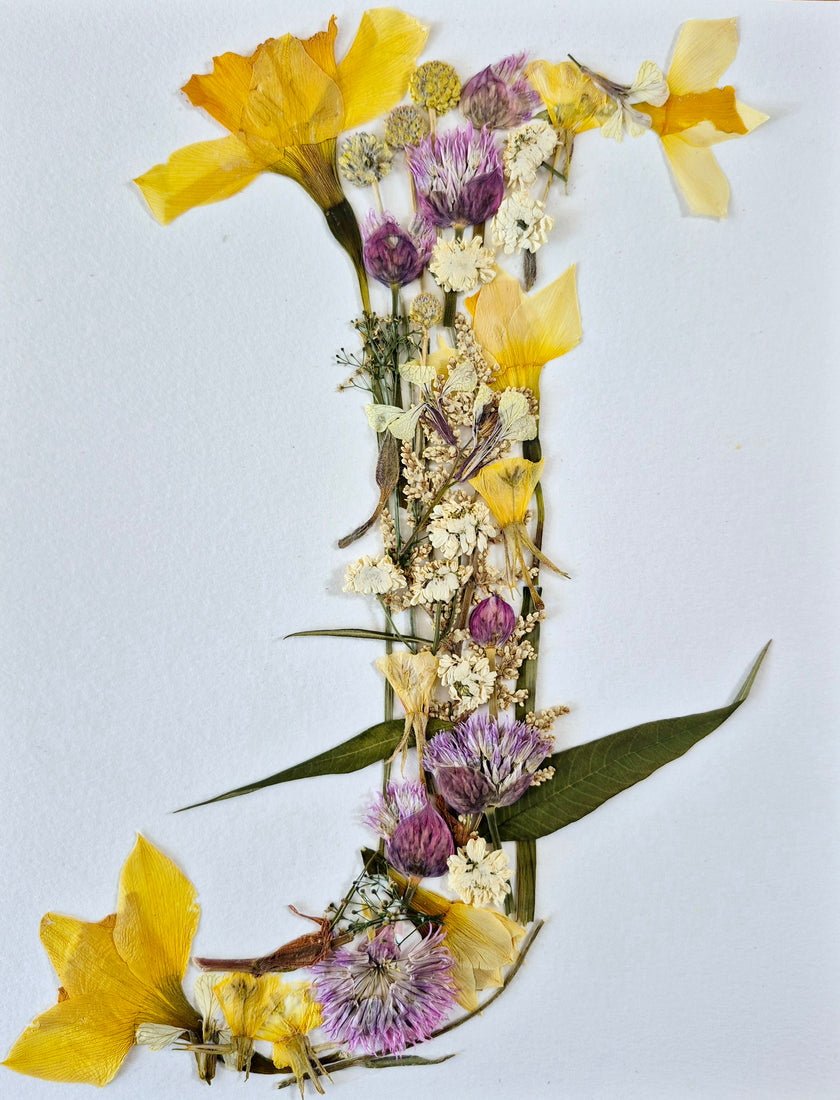 Lettre florale J