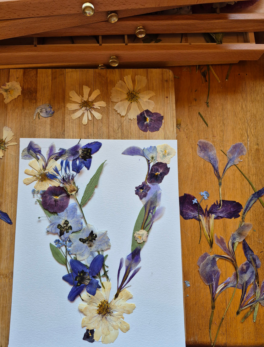 Lettre florale V