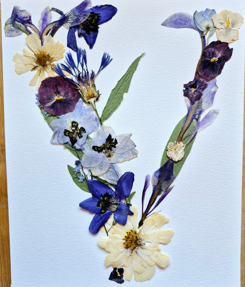 Lettre florale V