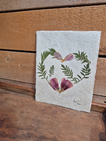 Composition florale artisanale sur papier Lokta, 