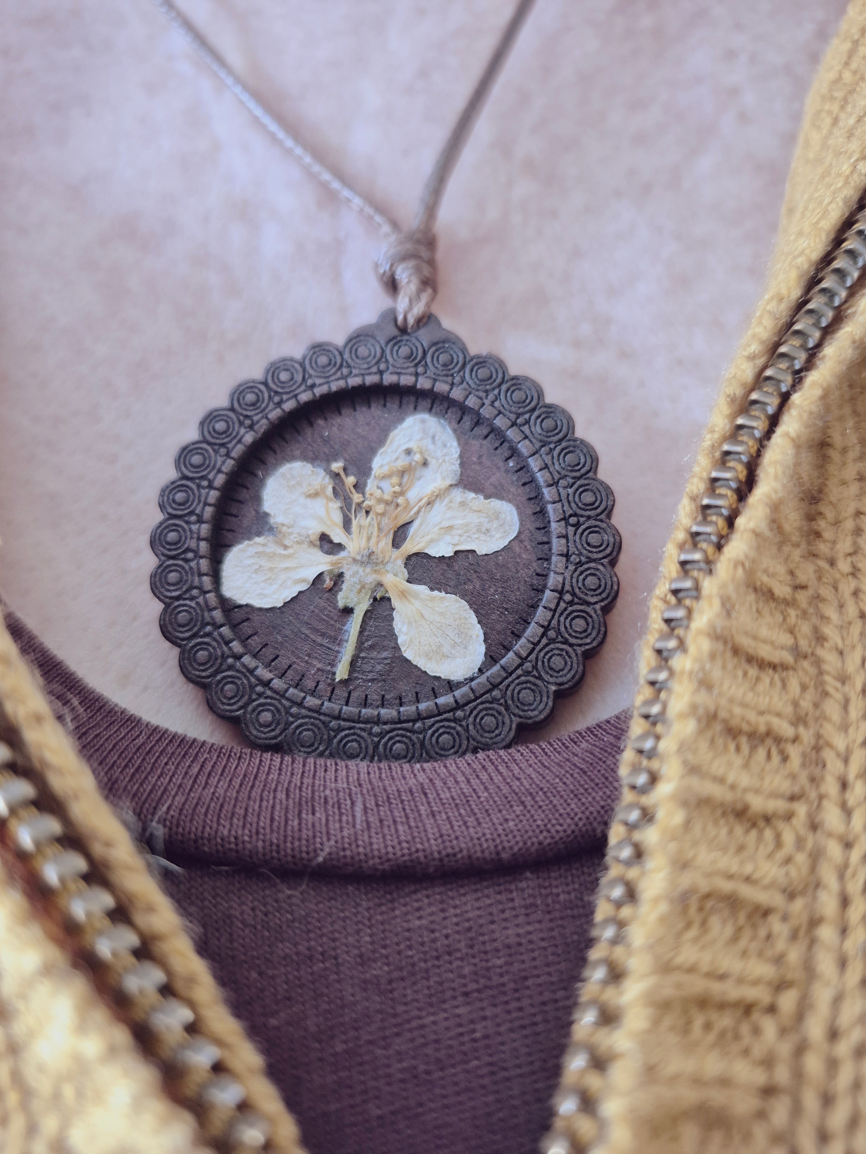Collier de bois - Poirier