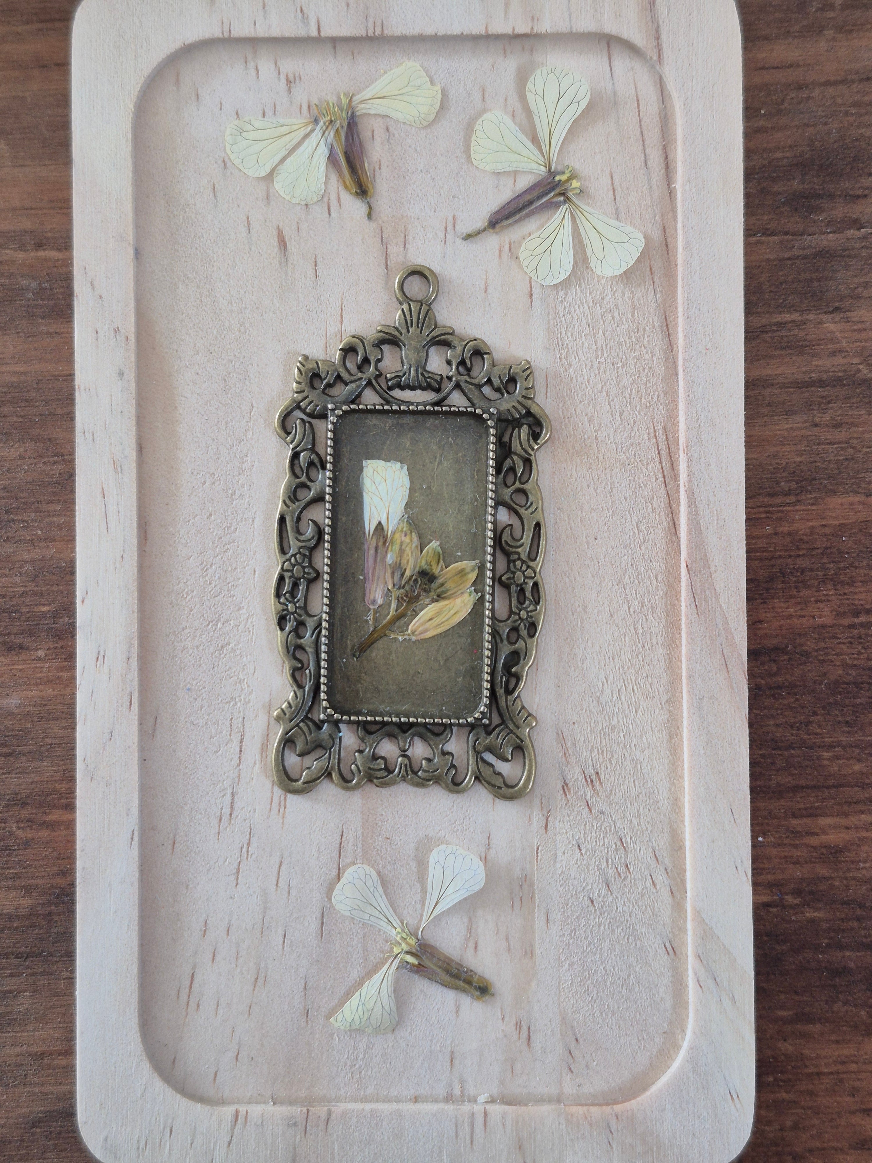 Pendentif floral 