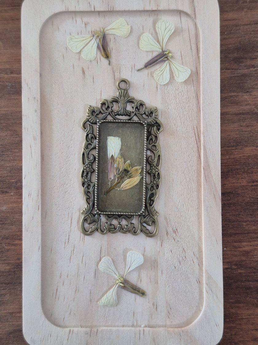Pendentif floral 