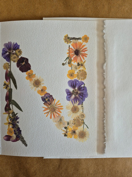 Lettre florale N