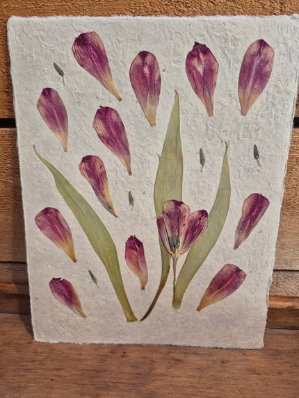 Composition florale artisanale sur papier Lokta 