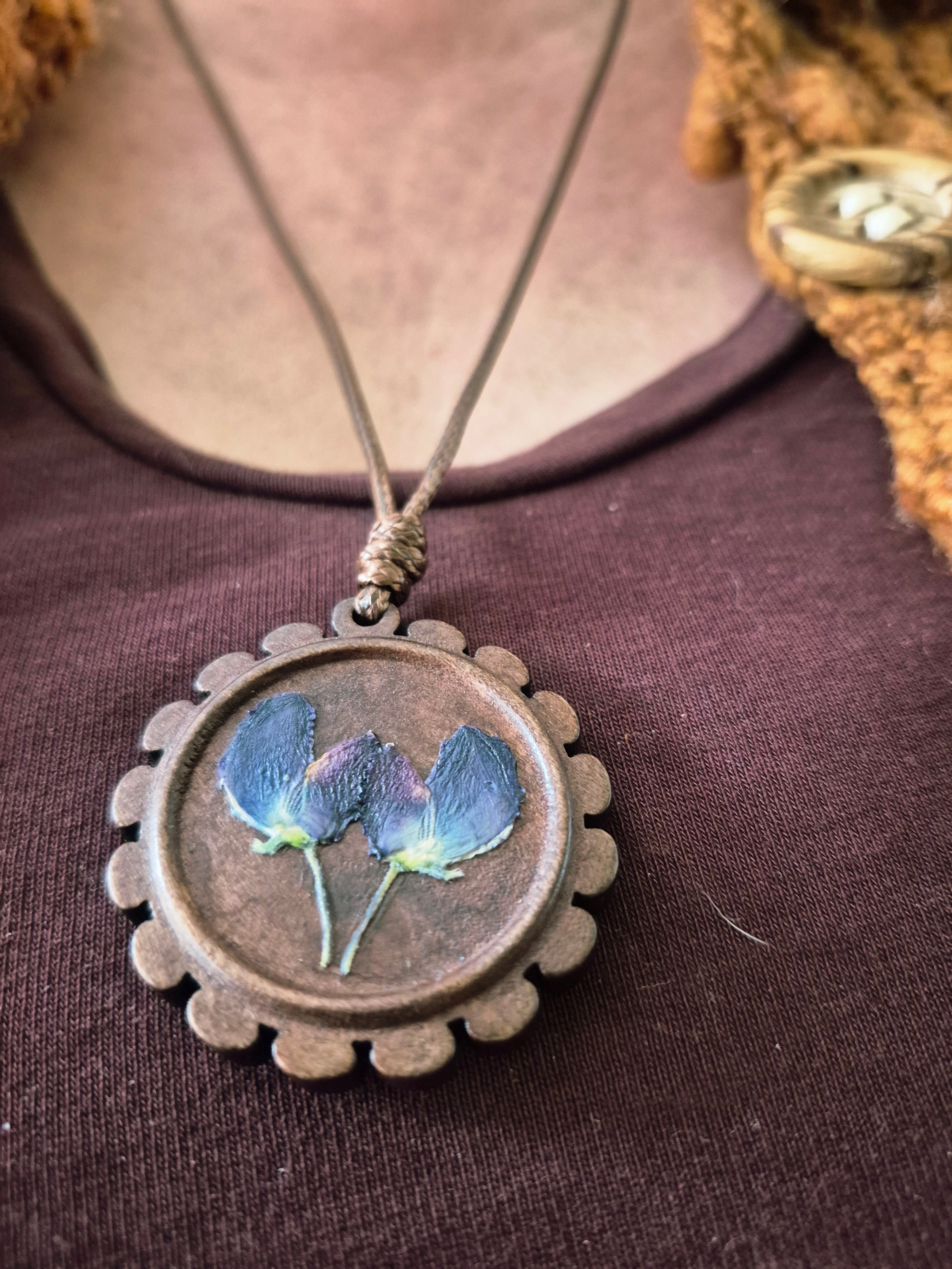 Collier de bois - Lupin