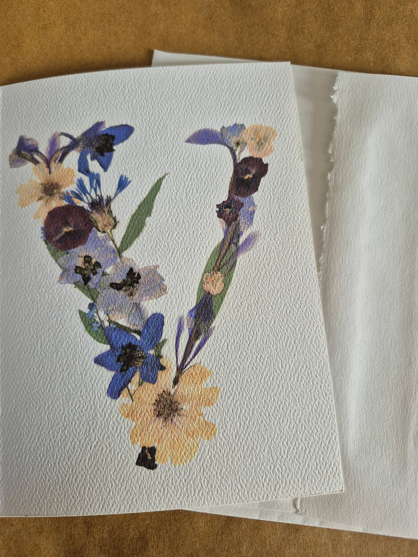 Lettre florale V