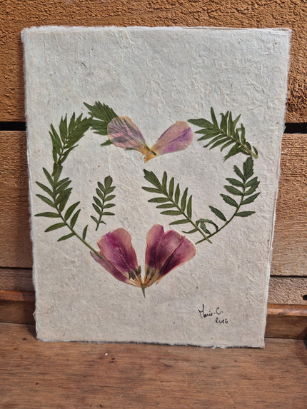 Composition florale artisanale sur papier Lokta, 